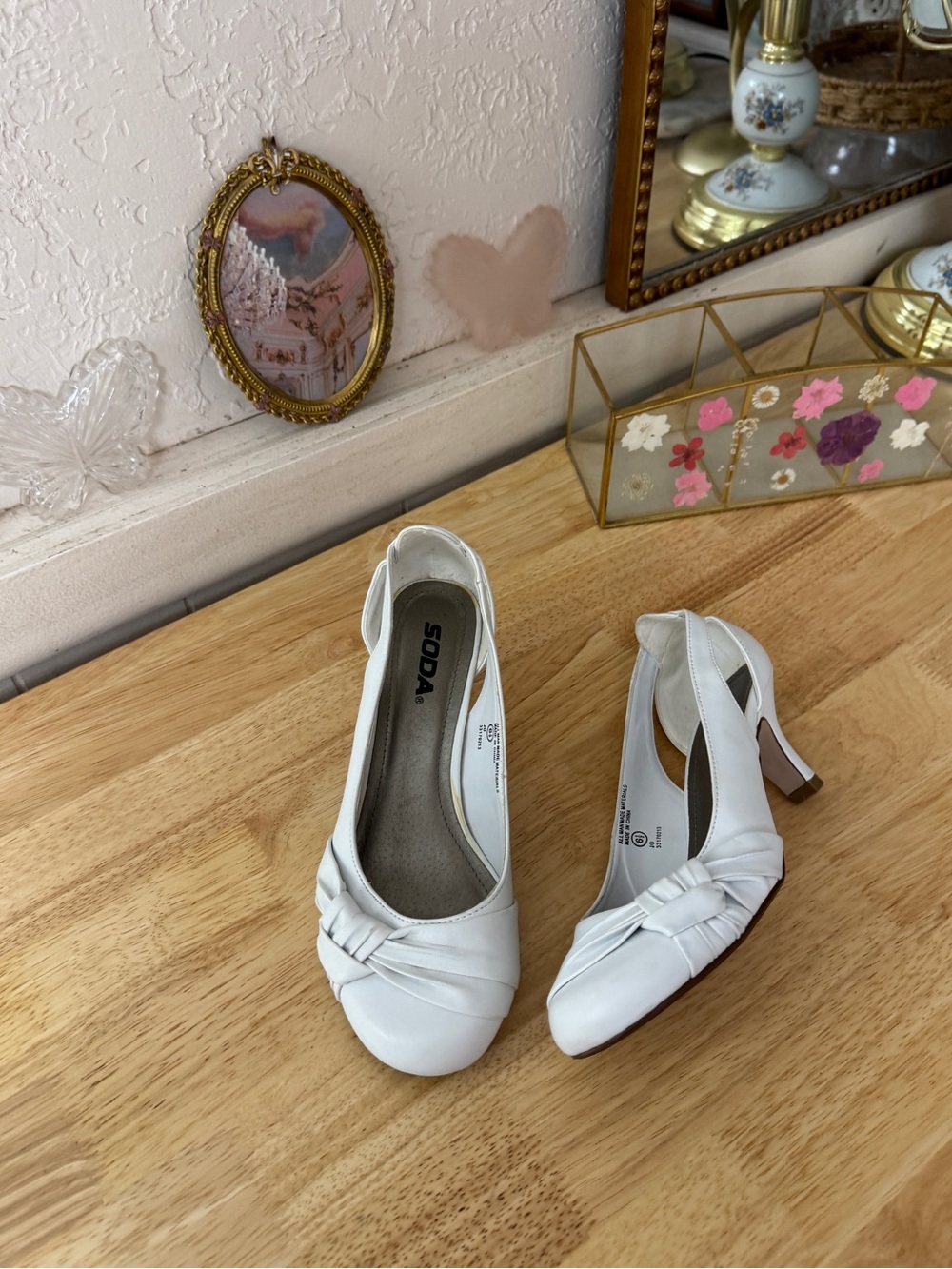 2000’s Soda White Ruched Bow Cutout Kitten Heel Pumps Size 6.5 Y2K BalletCore